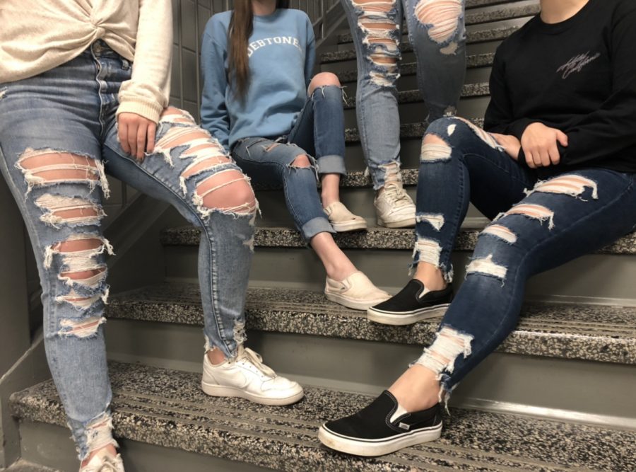 Center+Grove+students+show+off+their+distressed+jeans.