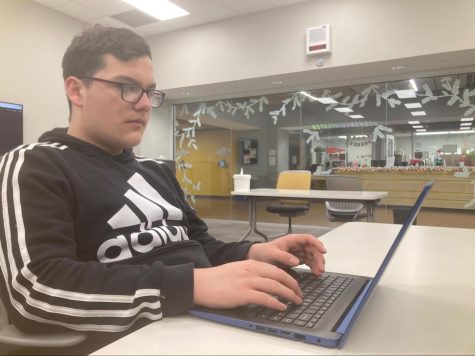 Sophomore Aaron Hammonds types on his computer at a Programming Club meeting on Feb. 1.