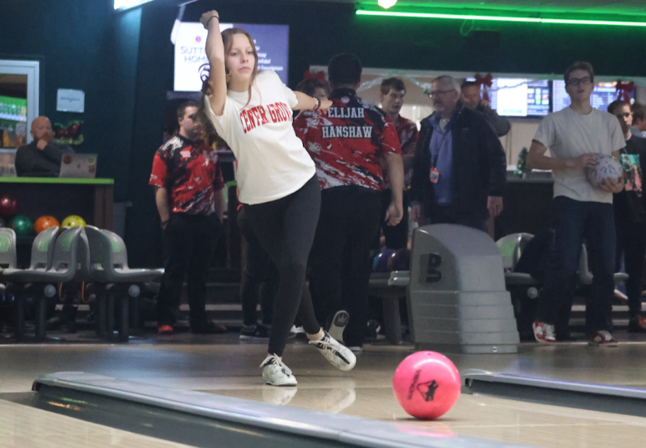 Following a semi-state berth last season, the girls' bowling team looks to defend their regional title this Saturday.