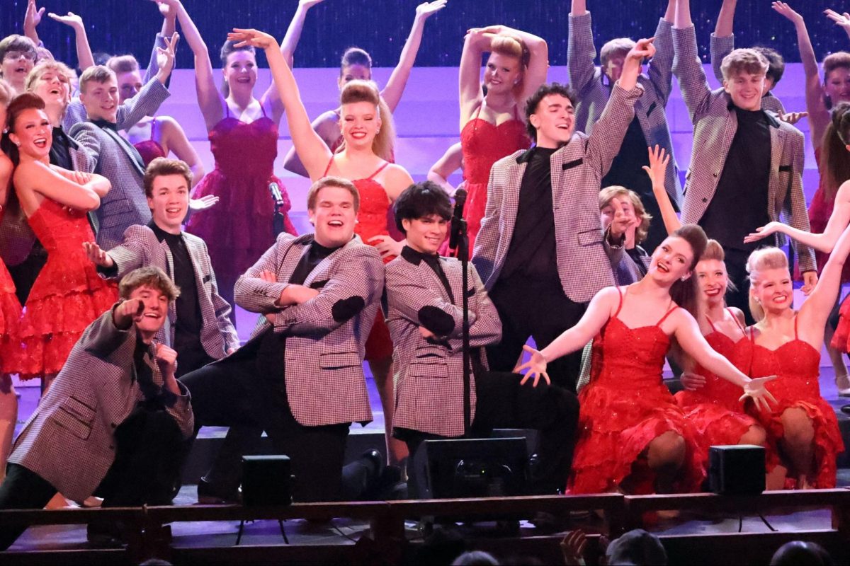 As they perform “A Jimmy Fallon Christmas Spectacular,” CG Sound System dances to songs from Jimmy Fallon’s Christmas album Holiday Seasoning. Noël helped to kick off the holiday season for the community, but it also set the choirs up for competition season, which runs through the beginning of second semester. 